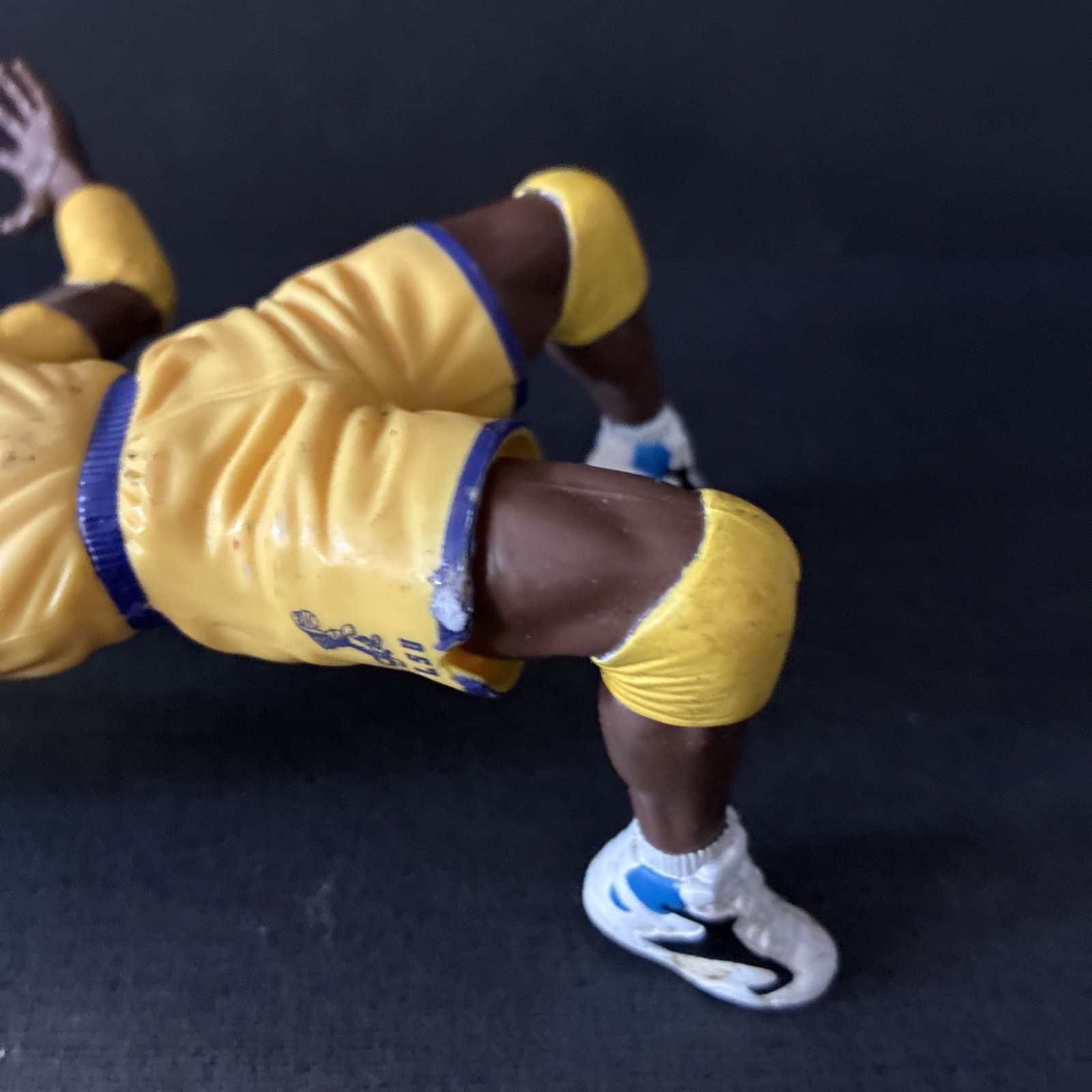 Shaq Attack SHAQUILLE O’NEIL Jammin’ Giant LSU Kenner 6″ Figure 1993 NO STAND