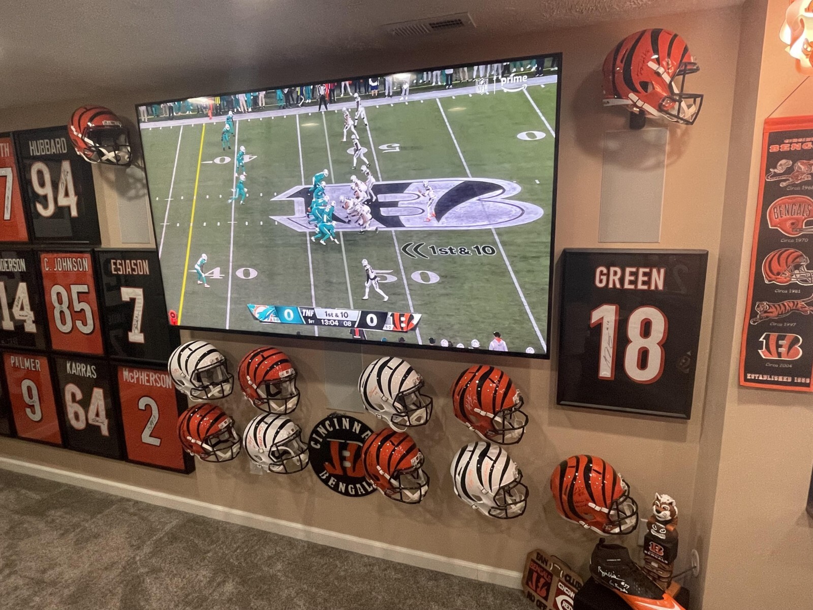 Football FULL SIZE helmet wall hanger.  3d printed PLA+, display holder, mount