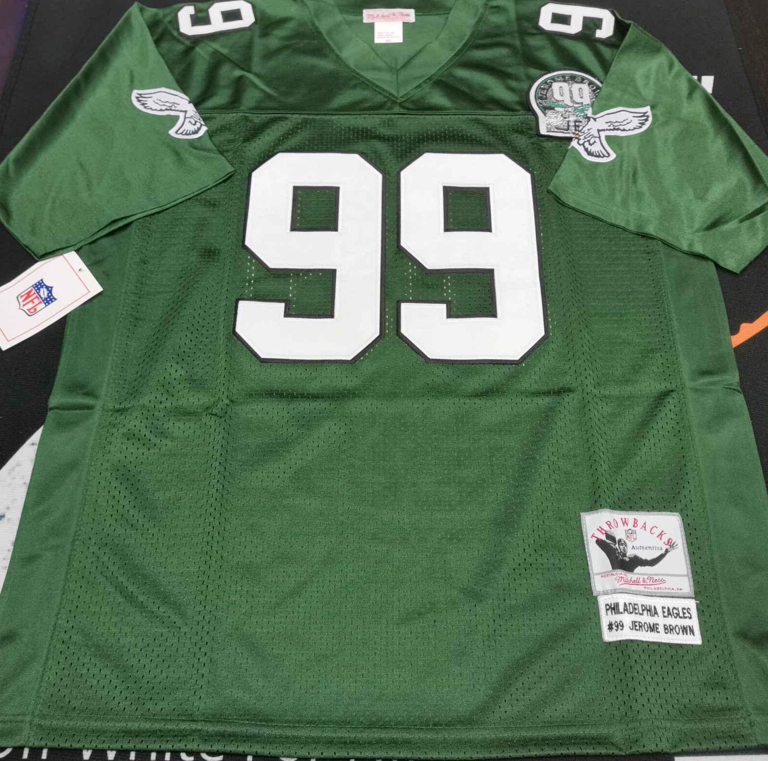 VINTAGE Jerome Brown #99 Eagles Sewn Stitched Green Jersey.