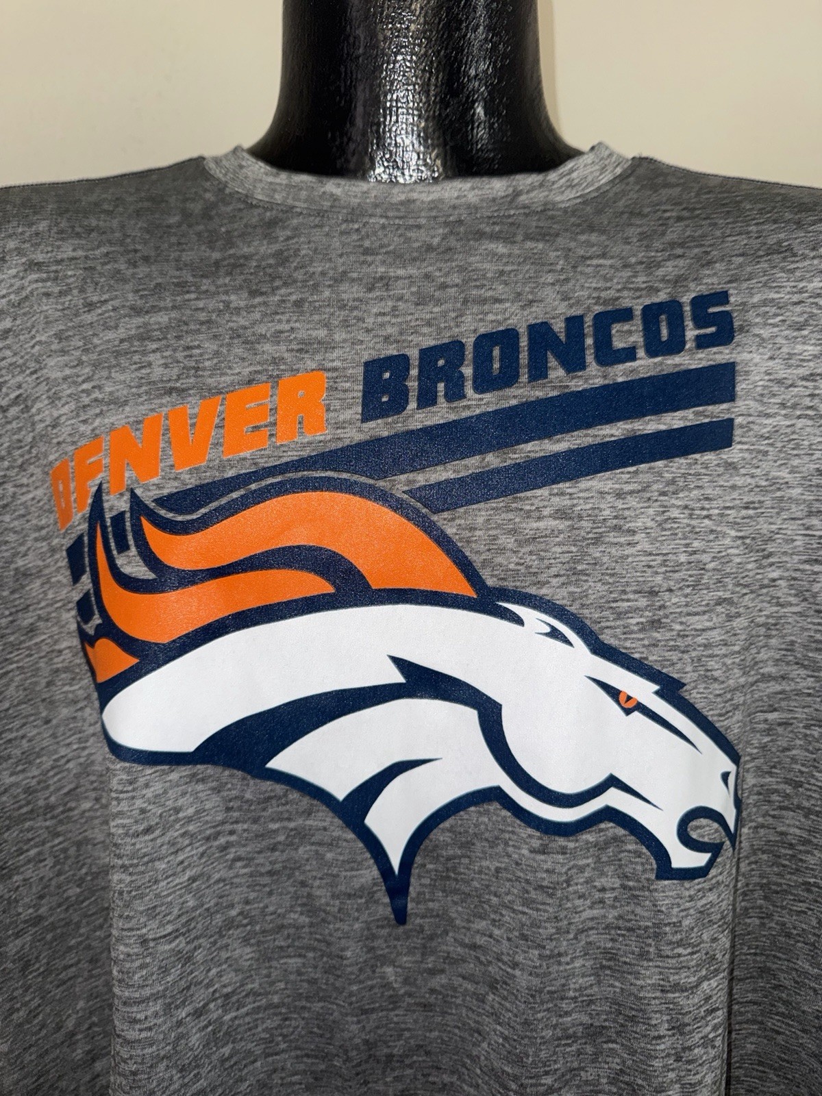 Men’s Majestic Football Denver Broncos Short Sleeve Evolution Tee Gray Size 2XL