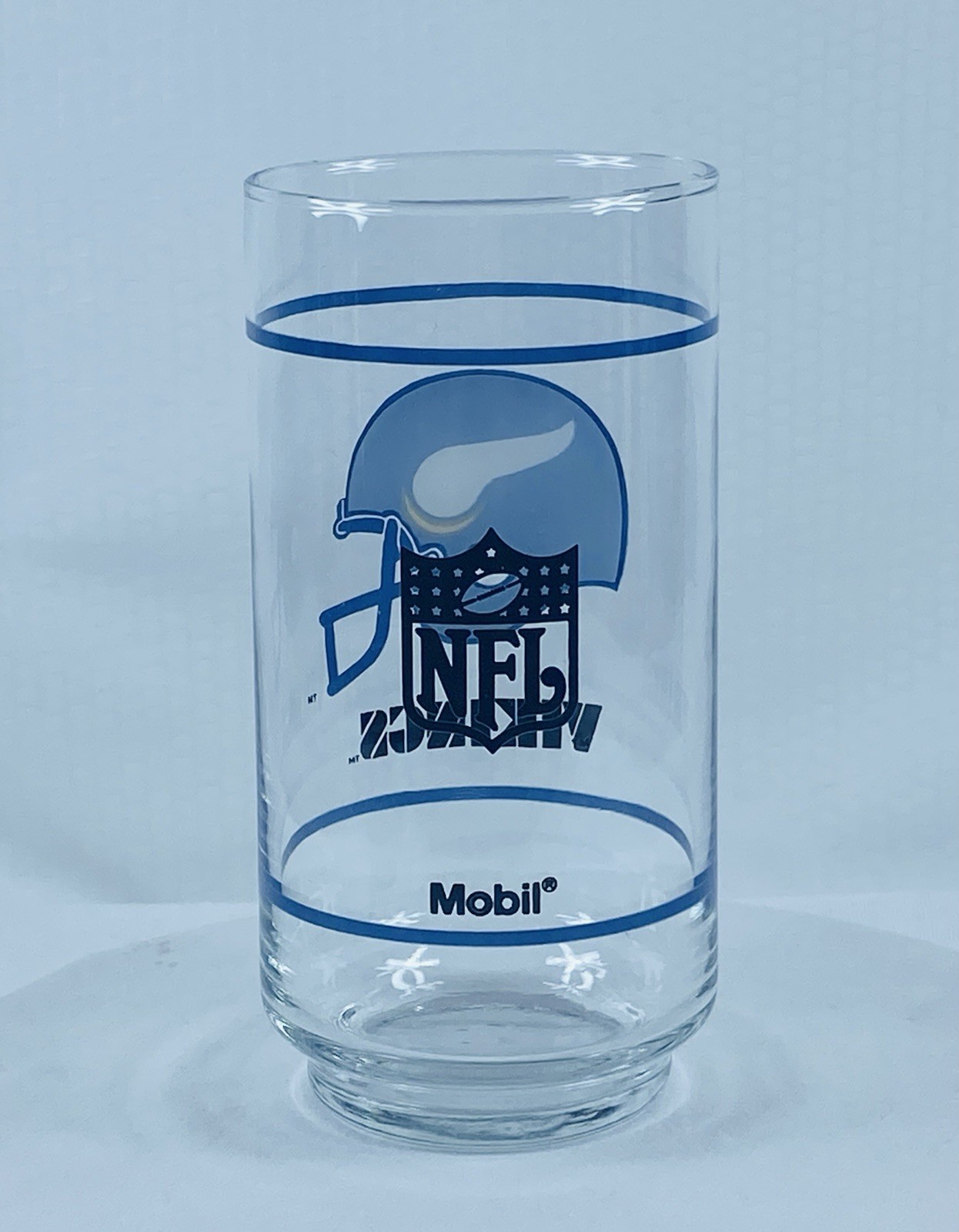 Vintage Minnesota Vikings Libbey NFL Helmet Mobil Oil 16 oz Glass Tumbler 1980s