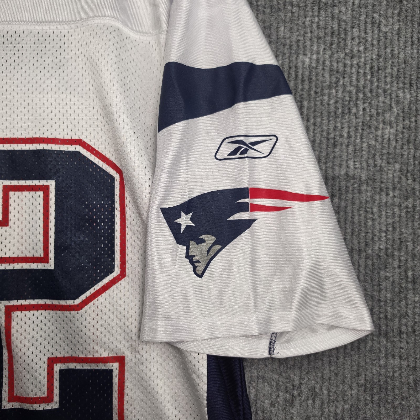 Reebok NFL Patriots Tom Brady 12 Jersey Style 7075A Mens L White Vintage Y2K 00s