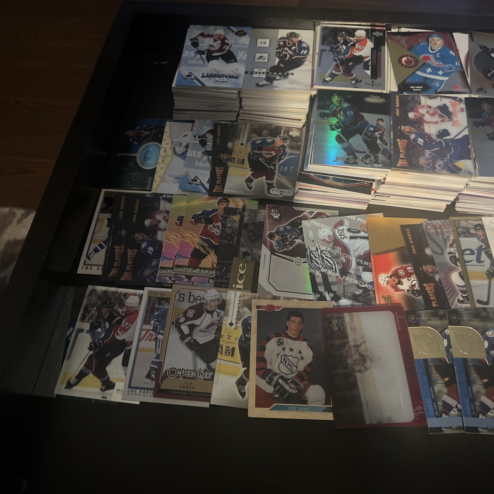 Lot of 800++ Approximately Joe Sakic Cards Great Mix Avalanche Nordiques