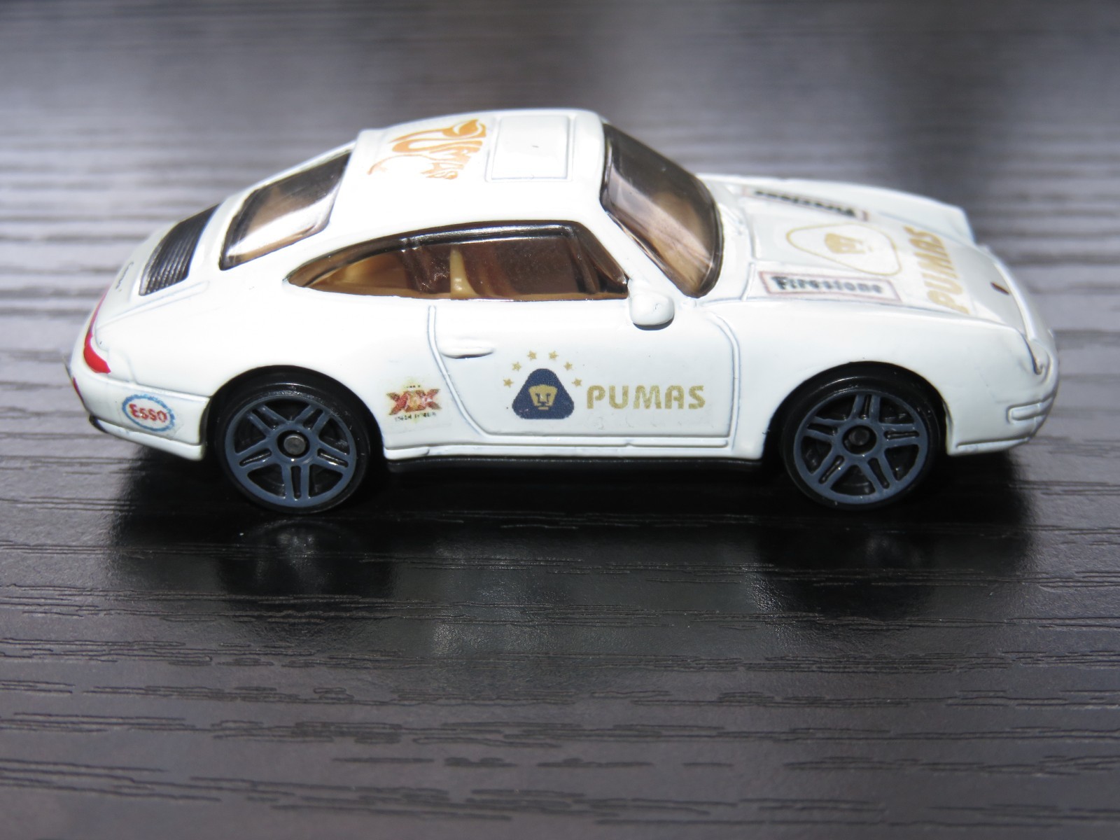 Hot Wheels – Matchbox with U.N.A.M. PUMAS Decals One-Of-A-Kind