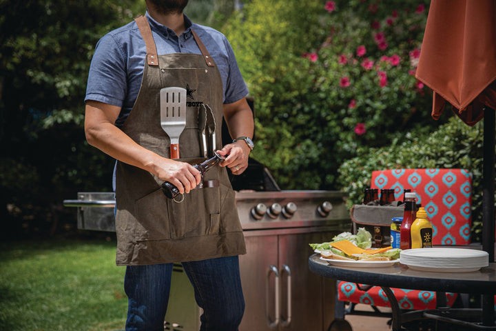 Dallas Cowboys – BBQ Apron with Tools & Bottle Opener