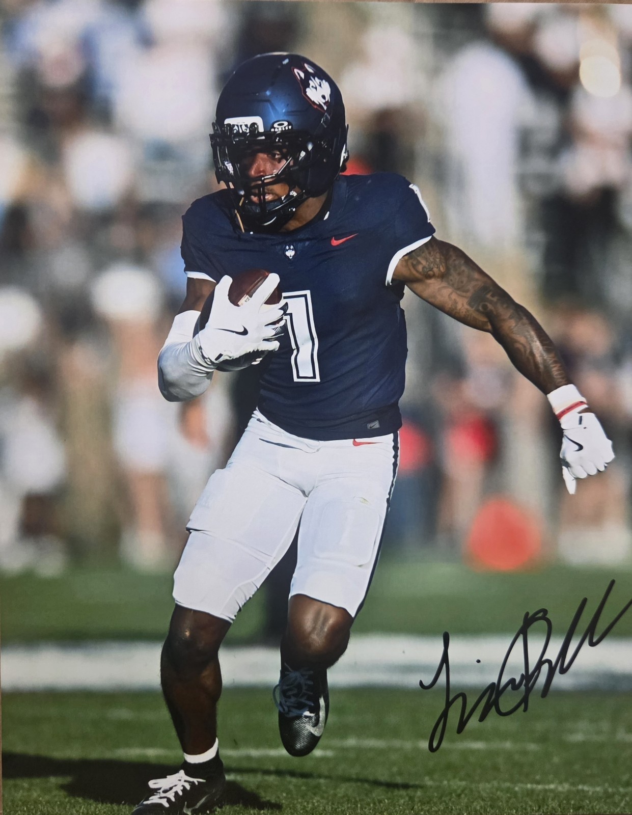 Skyler Bell UConn Huskies Buffalo Bills Autographed 8×10 COA