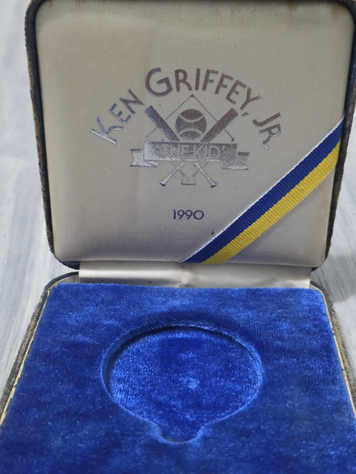 1990 Ken Griffey Jr. ‘The Kid’ 1 Troy Oz .999 Fine Silver Coin & Box #395/25000