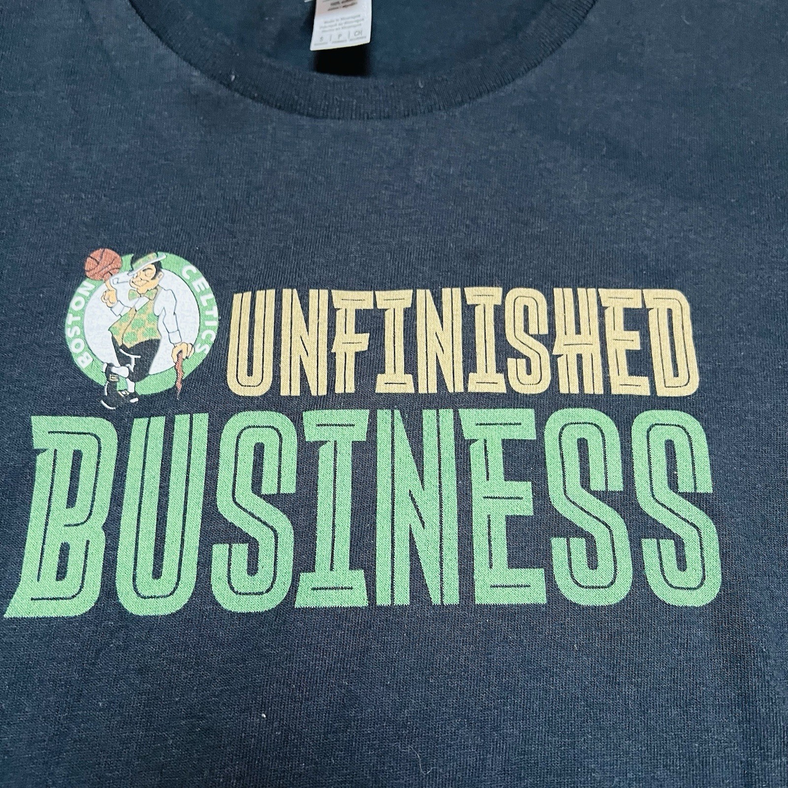 NWT Gildan NBA Boston Celtics Unfinished Business Black Shirt Women’s Size Small