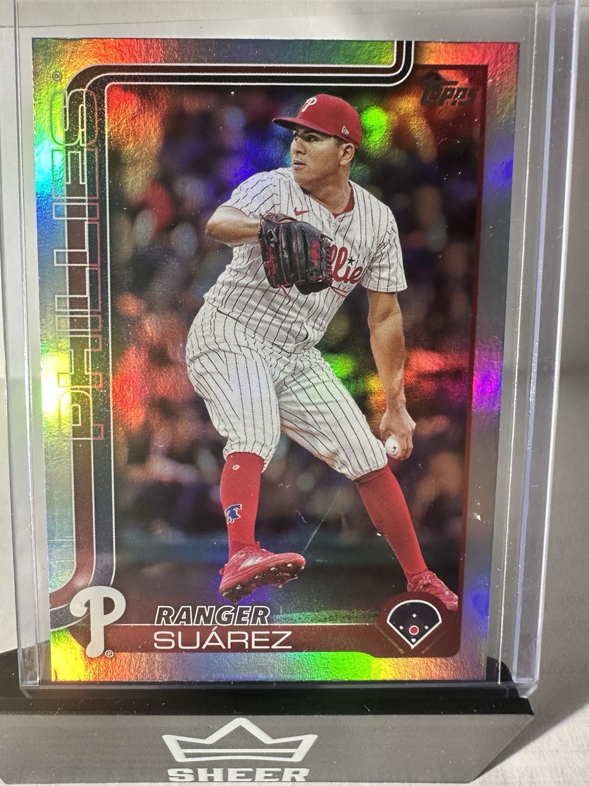 2025 Topps Series 1 – Ranger Suarez #56 Rainbow Foilboard