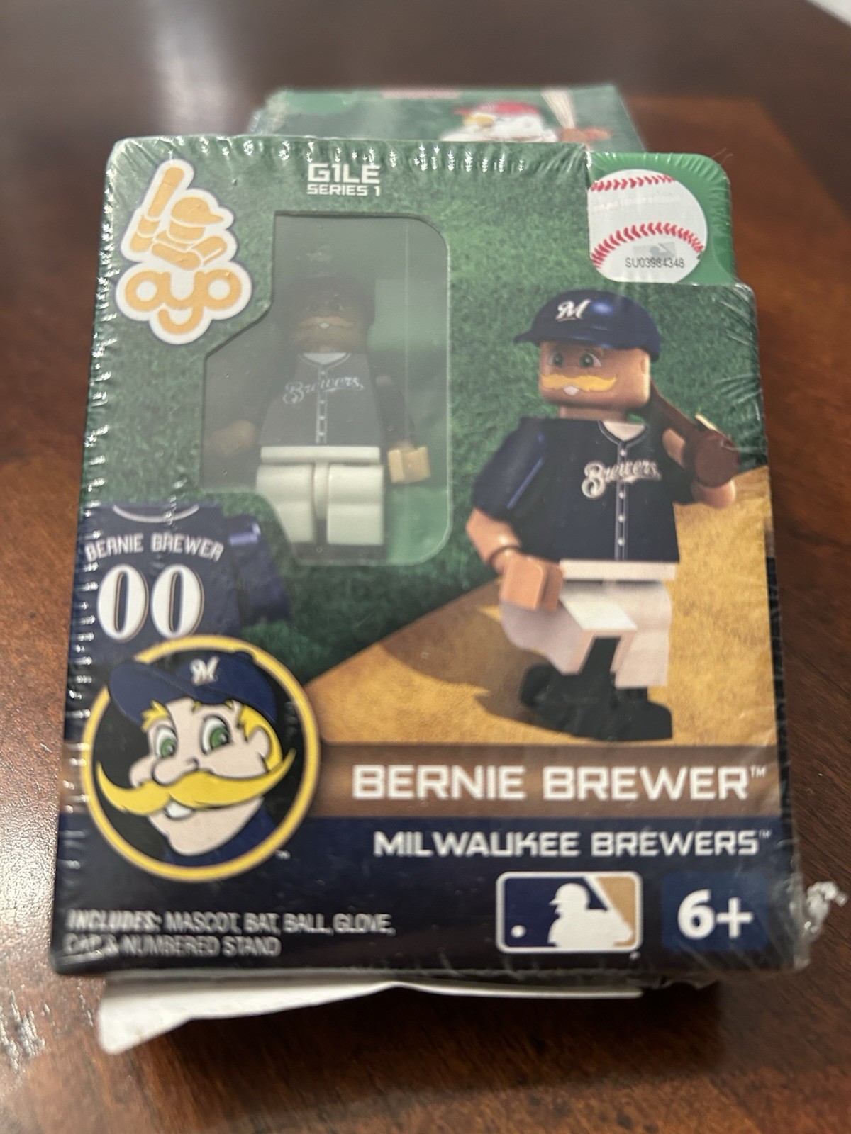 MLB Mascots Milwaukee Brewers Bernie Action Figure 1st Series Sealed