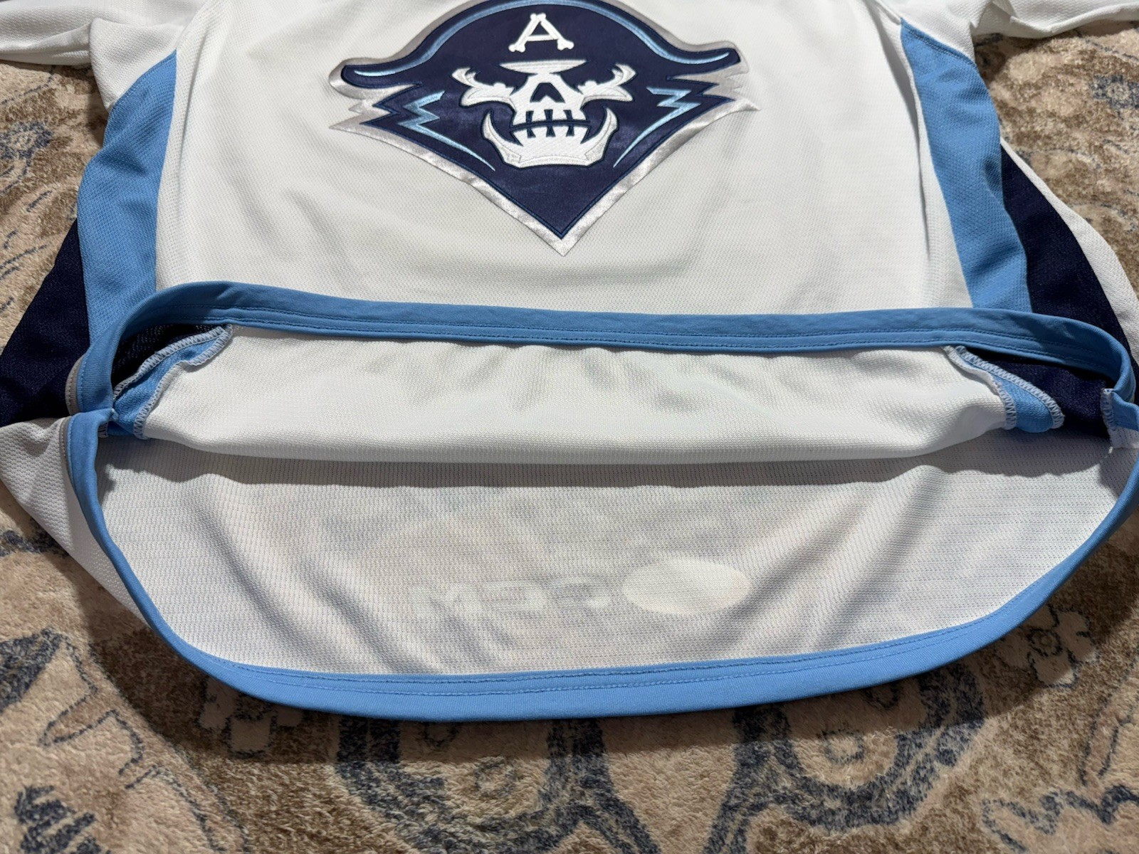 CCM Official Milwaukee Admirals Hockey Jersey AHL White/Navy/Light Blue Size XL
