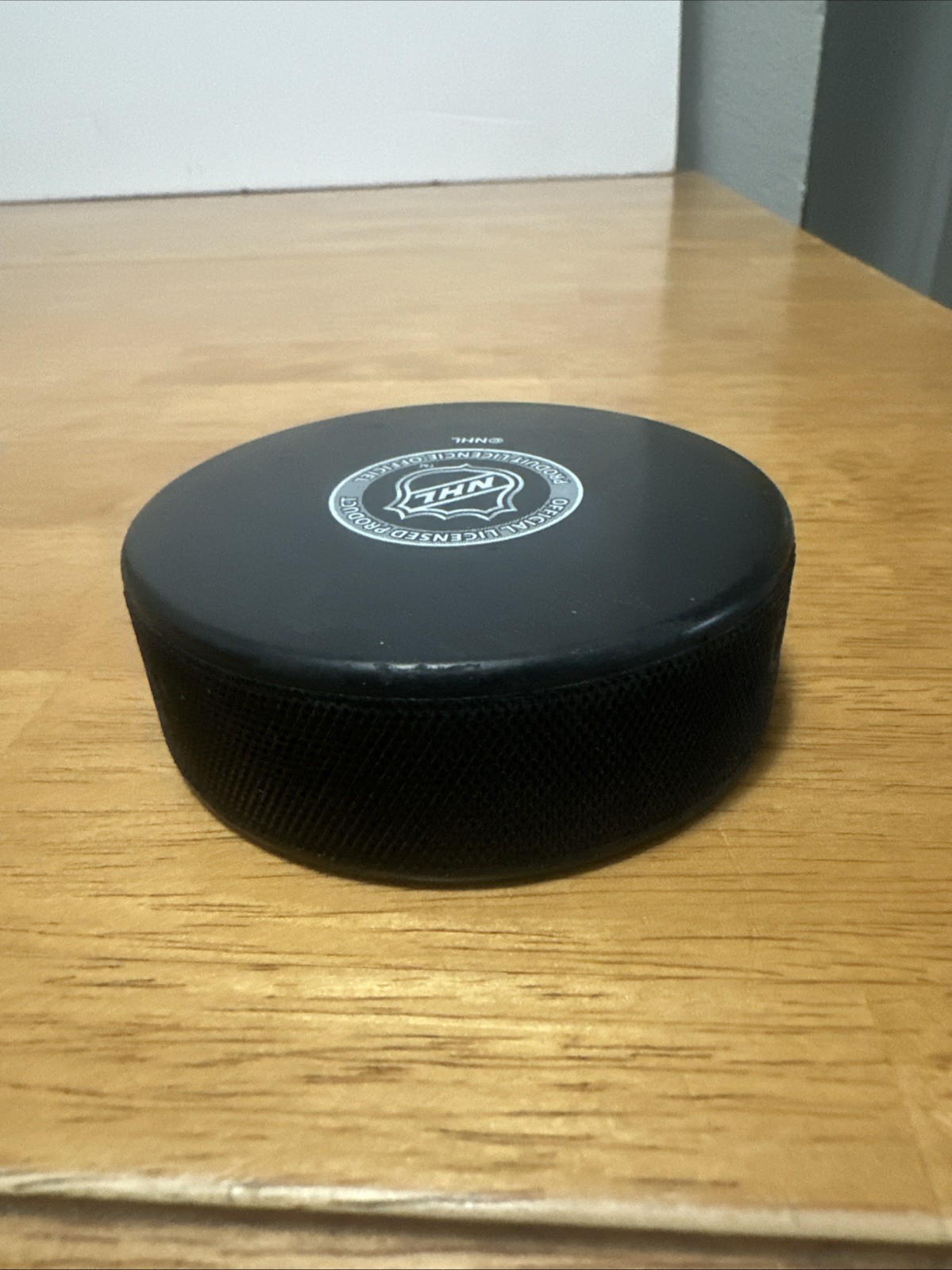 HOF JAROMIR JAGR AUTOGRAPH HOCKEY PUCK “NOT CERTIFIED” GUARANTEED OR MONEY BACK