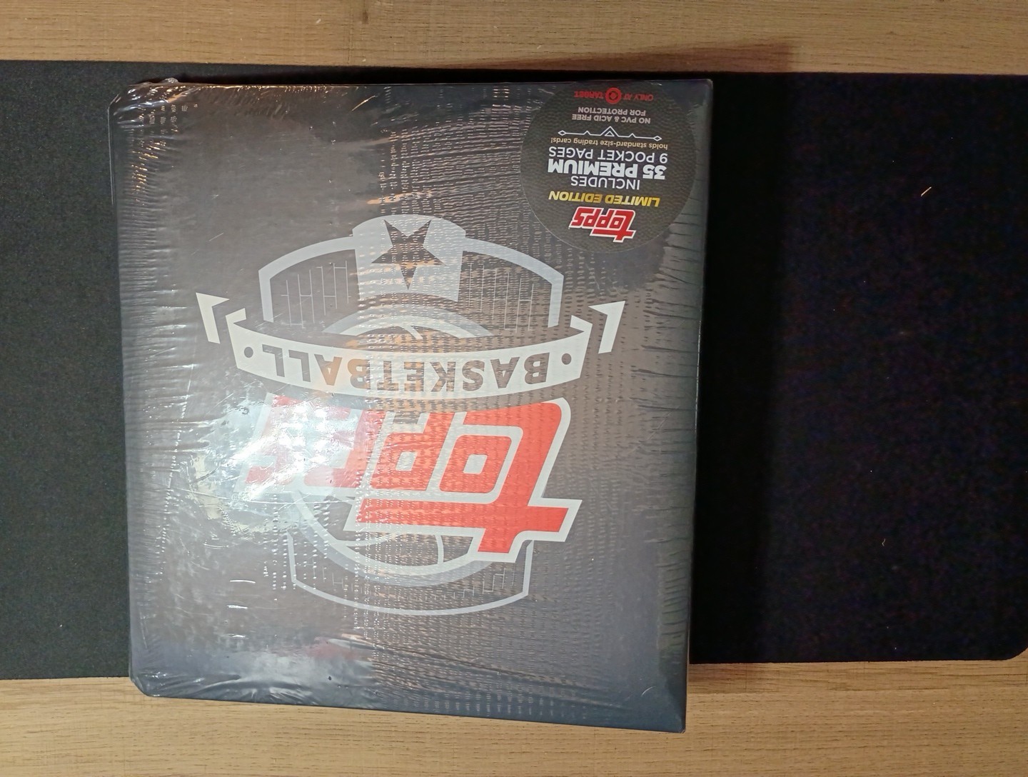 2025 Topps Basketball Card Binder – Topps LImited Edition No PVC Acid Free New