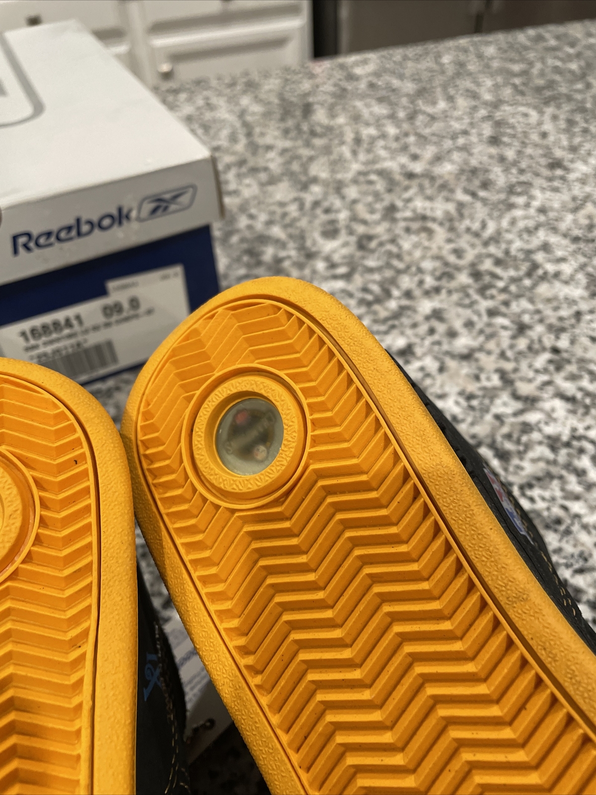 Reebok NFL Pittsburgh Steelers 5 Time Super Bowl Champions Shoes 9 Box New