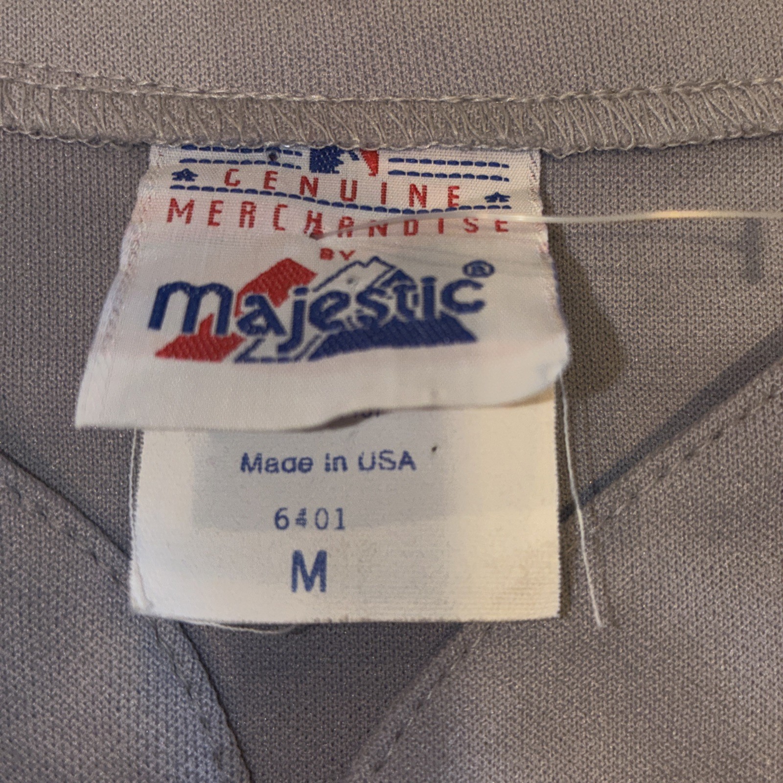 New York Yankees jersey (Youth) Medium missing 2 buttons see images made in USA