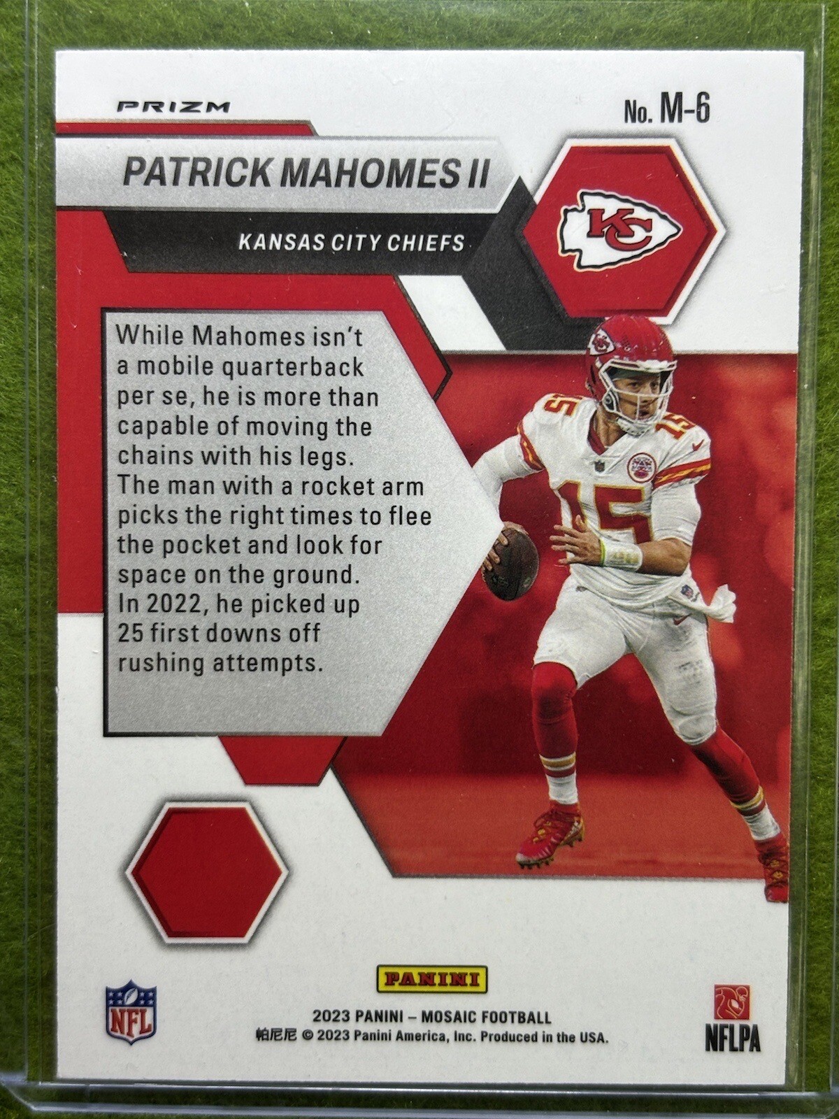 Patrick Mahomes SILVER PRIZM MOSAIC NO HUDDLE DISCO CARD 2023 Mosaic CHIEFS SP