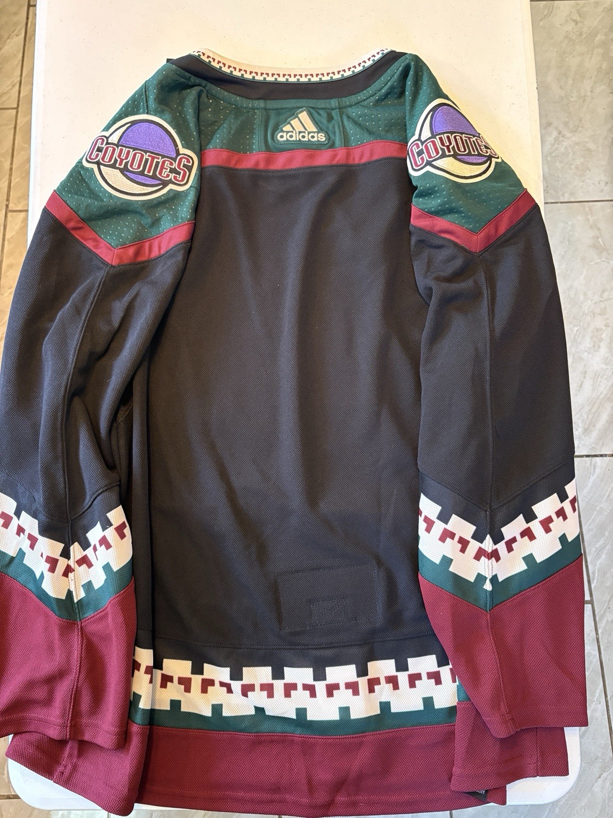 Arizona Coyotes adidas NHL Authentic Hockey Jersey Size 50 – Multicolor