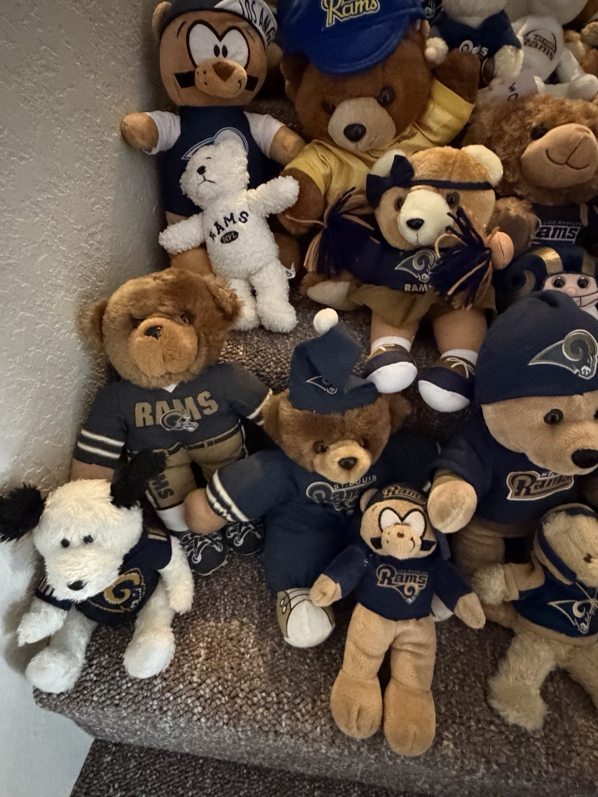 HUGE NFL LA ST LOUIS RAMS 42 PC MASCOT PLUSH LOT LICENSED VINTAGE MERCH PLAYERS
