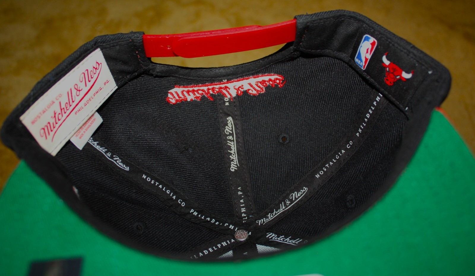 2016 Mitchell & Ness Bulls Snapback Hat Black Red NBA Side Logo NZU07 Wool Blend