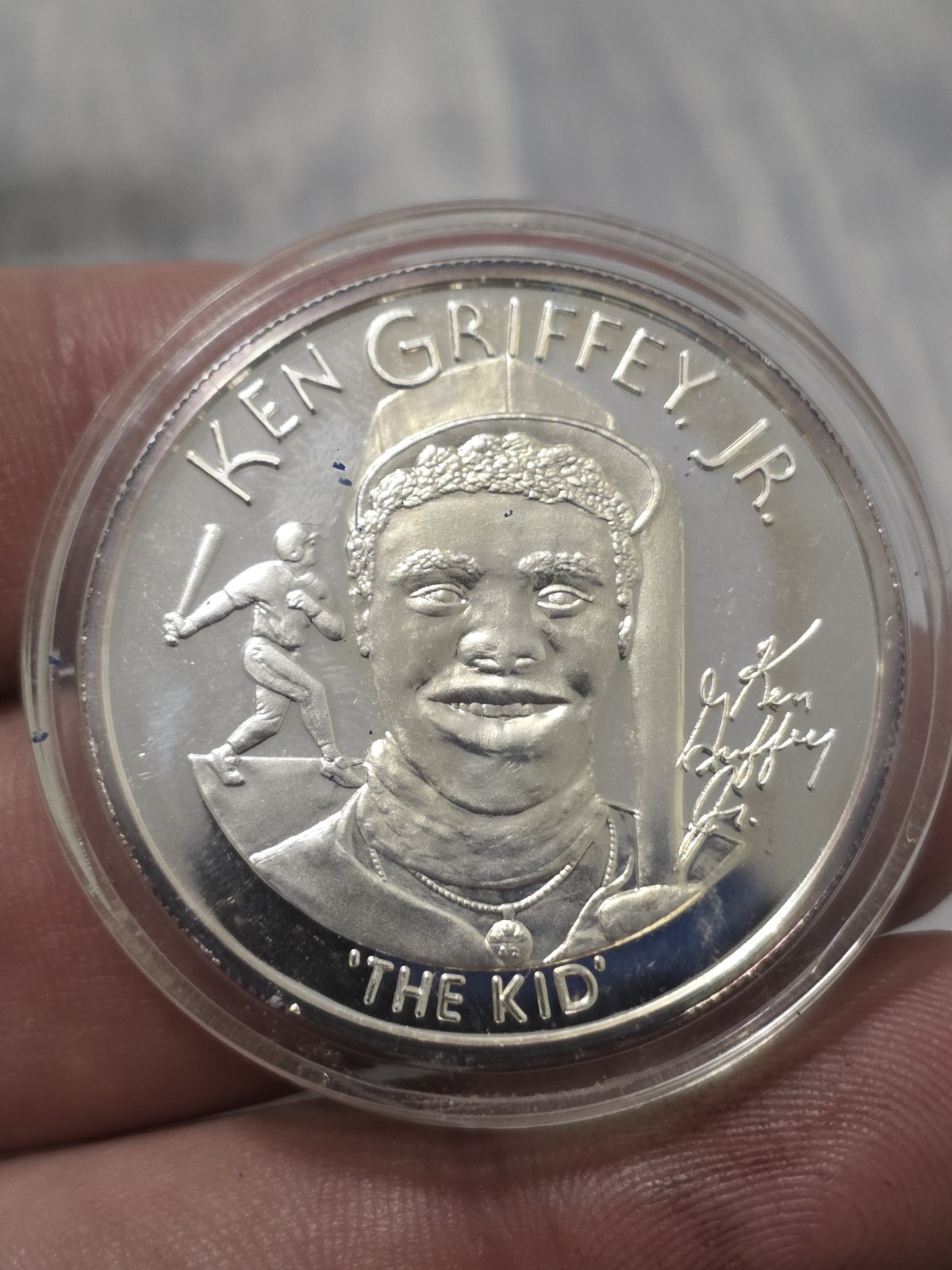 1990 Ken Griffey Jr. ‘The Kid’ 1 Troy Oz .999 Fine Silver Coin & Box #395/25000