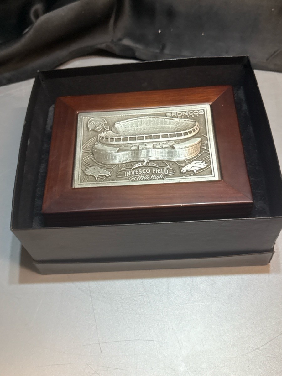 BRONCOS PEWTER JEWLERY BOX IN LIMITED EDITION BOX (193109-1)