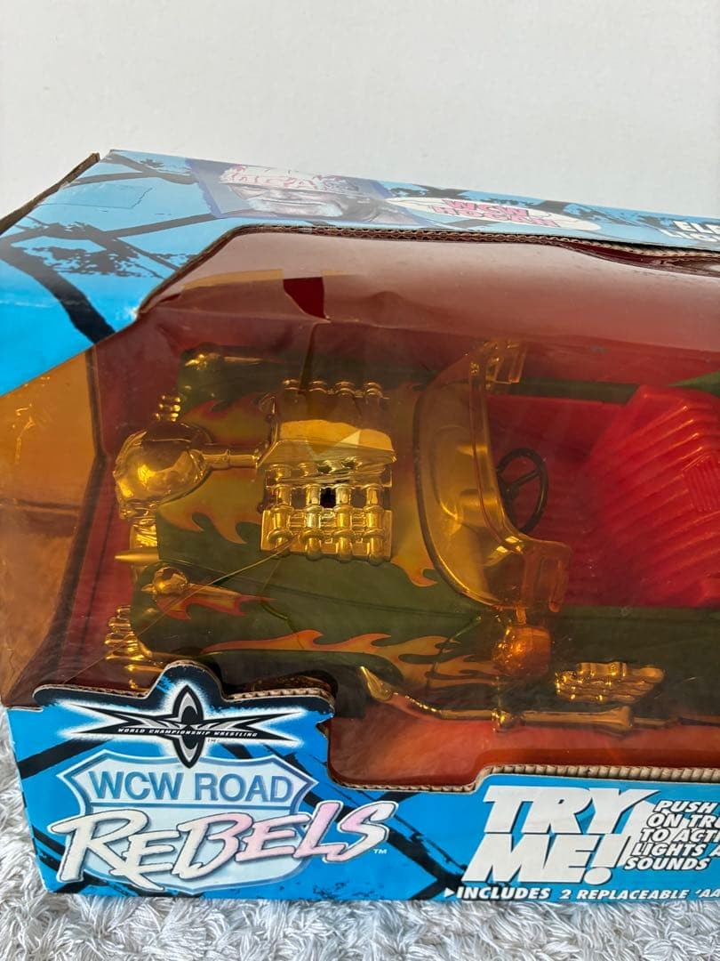 Hulk Hogan WCW Road Rebels Figure & Car Set Toy Biz 1/24 Scale Lights & Sound
