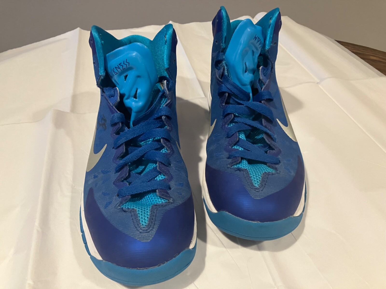 Breanna Stewart Autographed Nike Sneakers – Youth 5.5