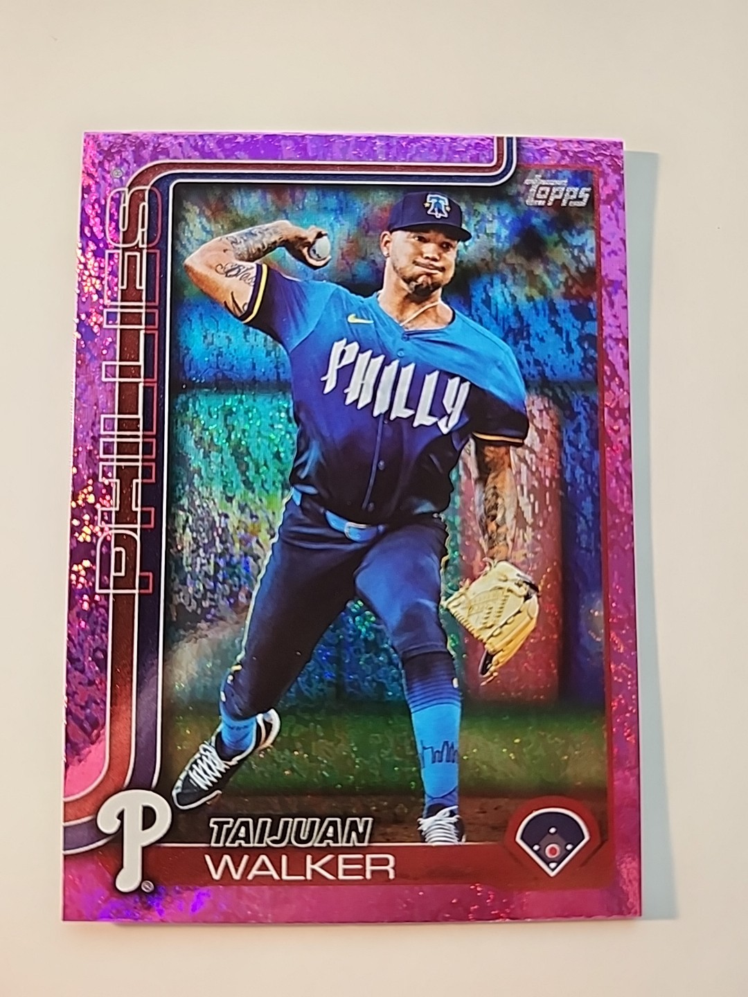 2025 Topps Series 2 – Taijuan Walker #351 Pink Holo Foil B82