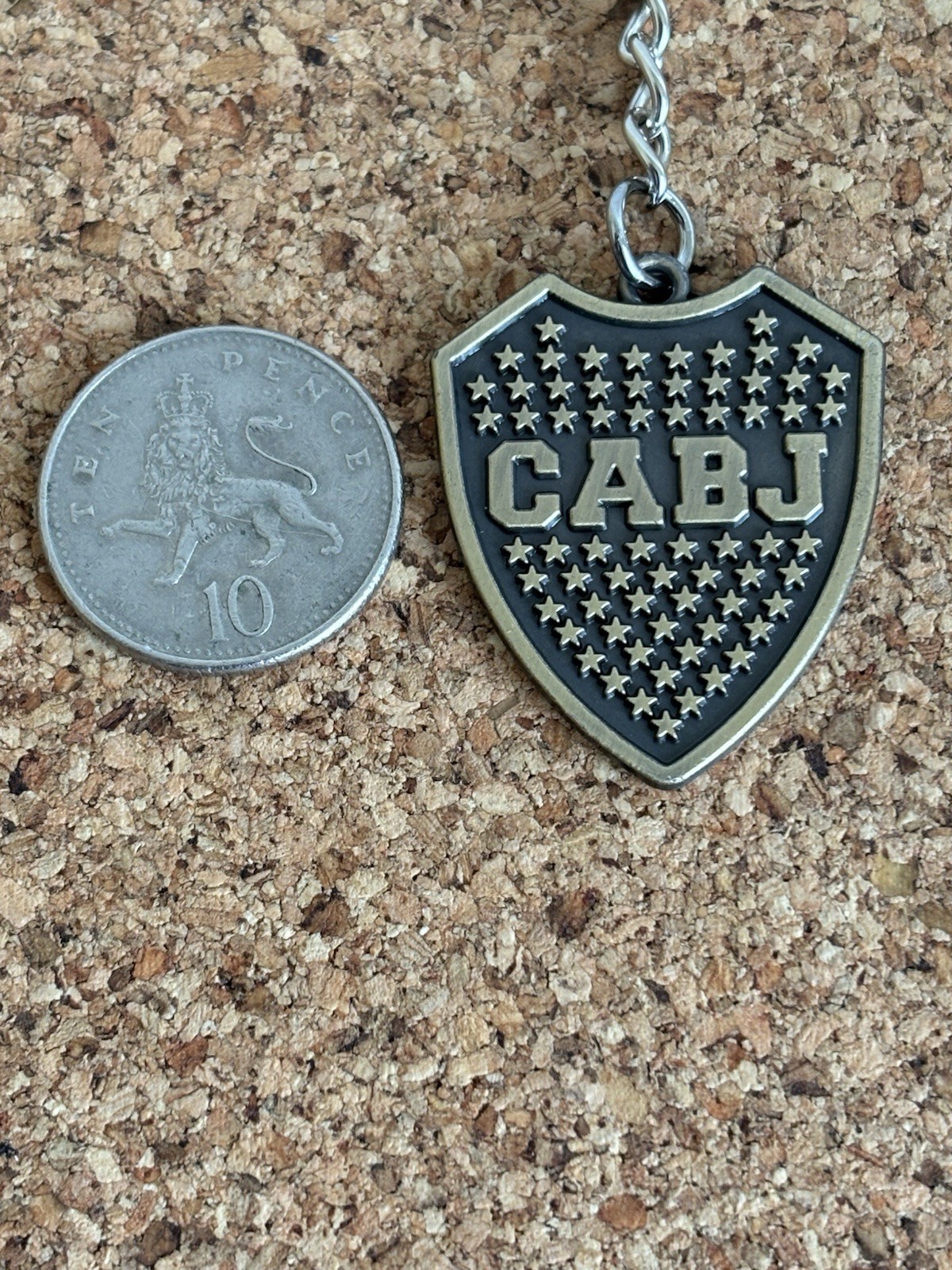 QUALITY ZINC ALLOY BOCA JUNIORS KEYCHAIN /RING . PRICE INCLUDES UK DELIVERY.