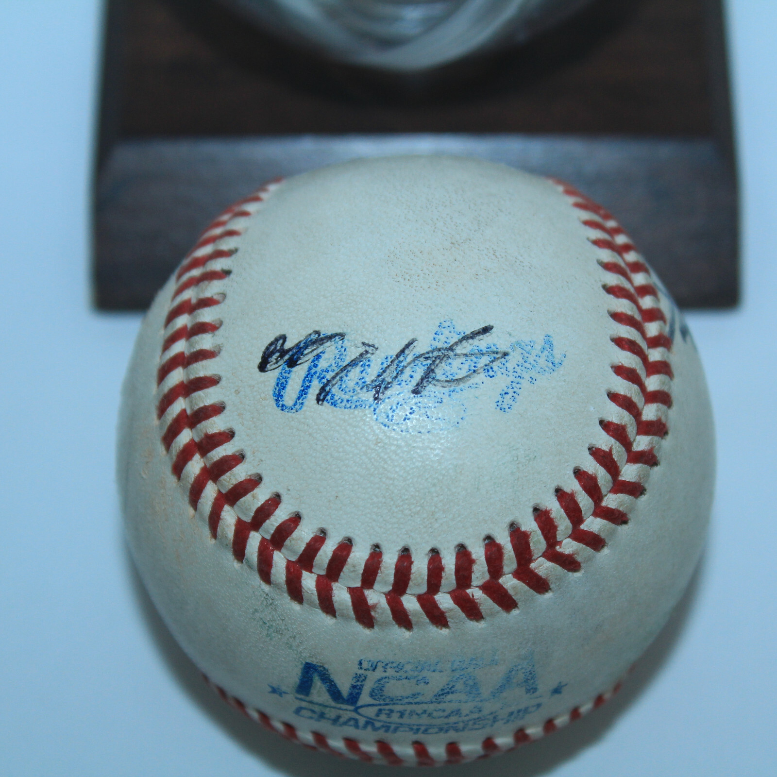 VERY COOL BIG 12 NCAA CHAMPIONSHIP 3-PLAYER SIGNED BASEBALL IN DISPLAY DOME