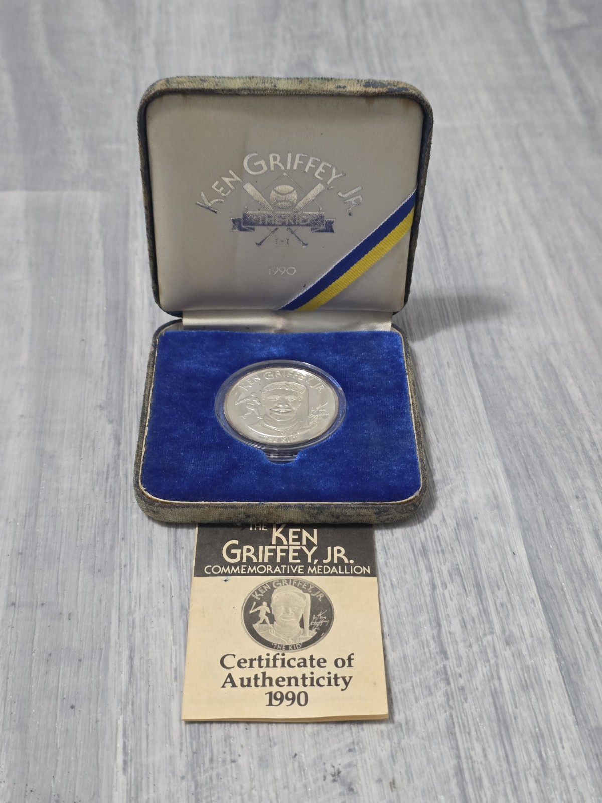 1990 Ken Griffey Jr. ‘The Kid’ 1 Troy Oz .999 Fine Silver Coin & Box #395/25000