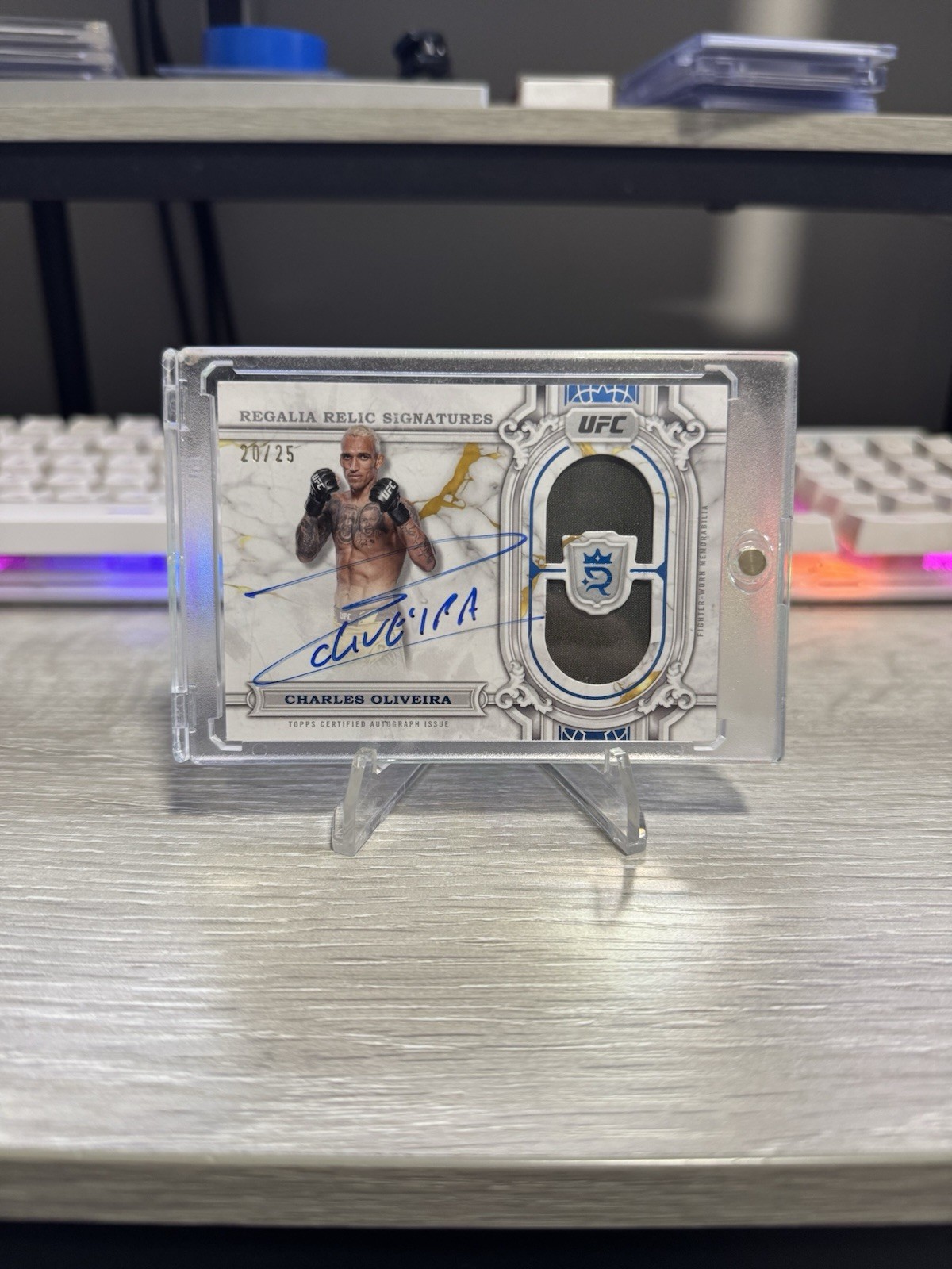 2024 Topps Royalty UFC Regalia Blue Charles Oliveira Dual Patch ON CARD AUTO /25