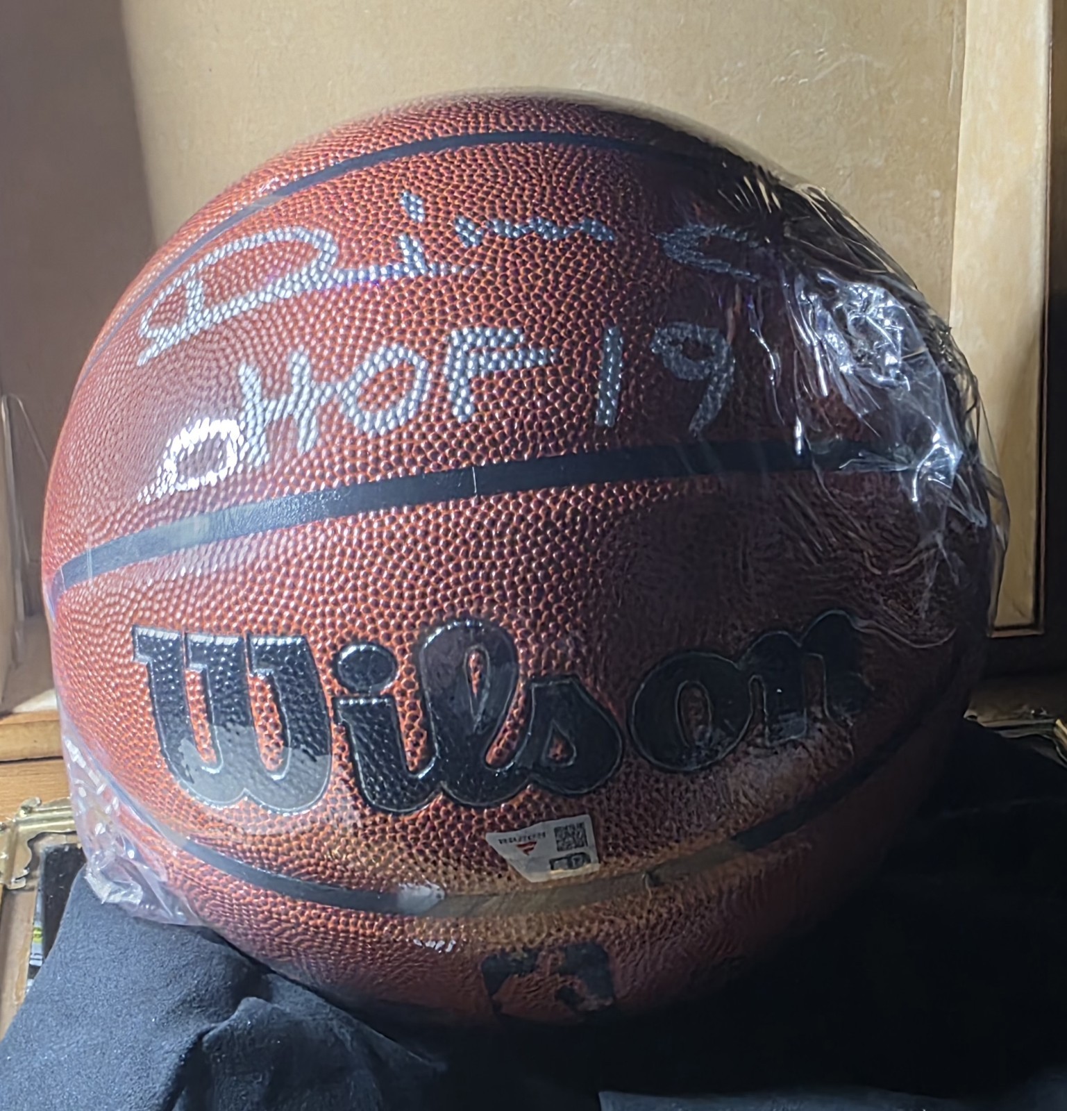 Fanatics Under Wraps Autographed Basketball Vlade Divac HOF 19 Inscription 🔥