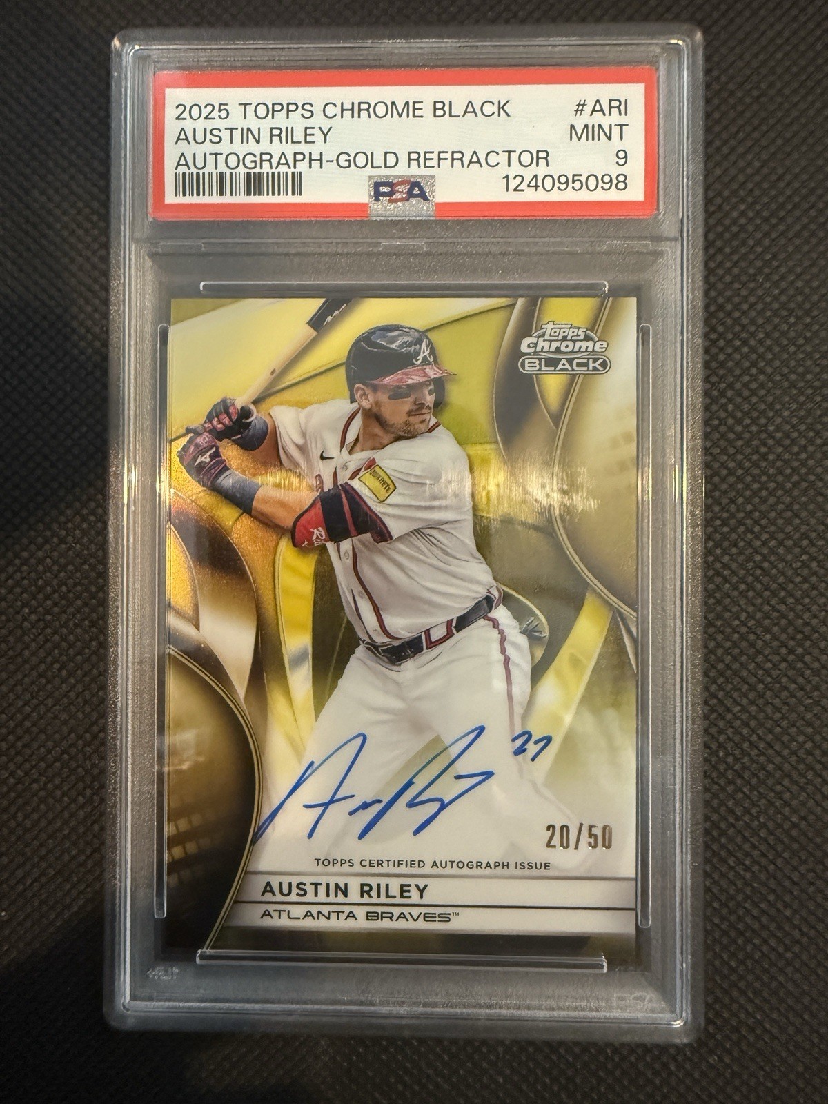 2025 Topps Chrome Black – Autographs Austin Riley #CBA-ARI Gold Refractor /50…