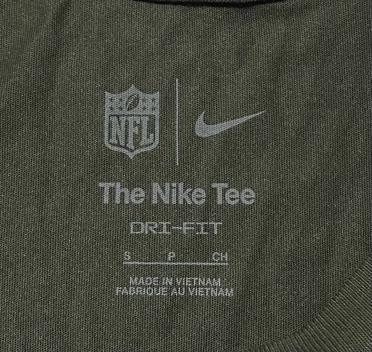 Philadelphia Eagles Nike Dri-Fit S Small T-Shirt Green Tee Salute to Service Men