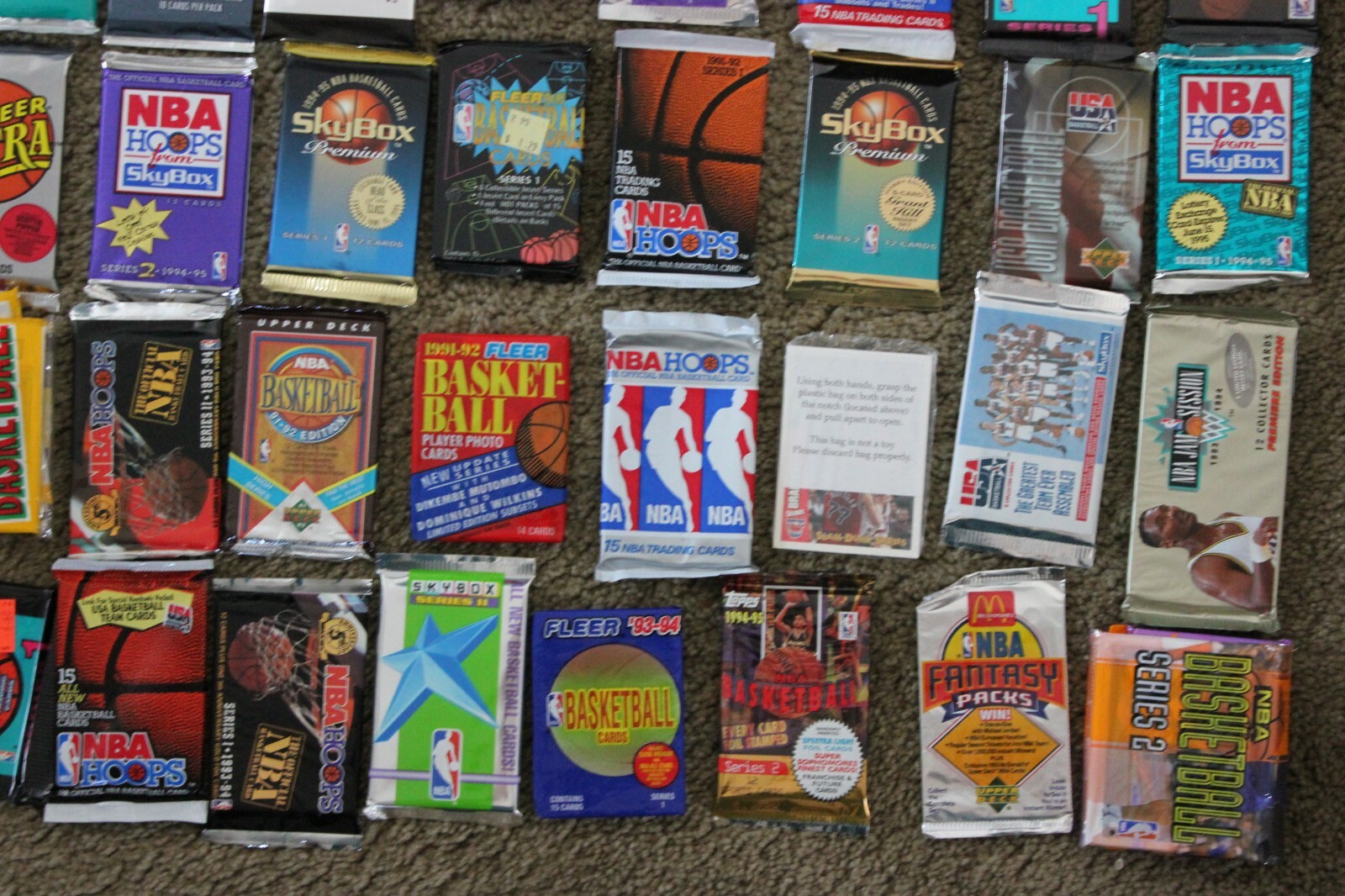 ESTATE SALE – Lot of Old Vintage BASKETBALL Cards in Unopened Packs