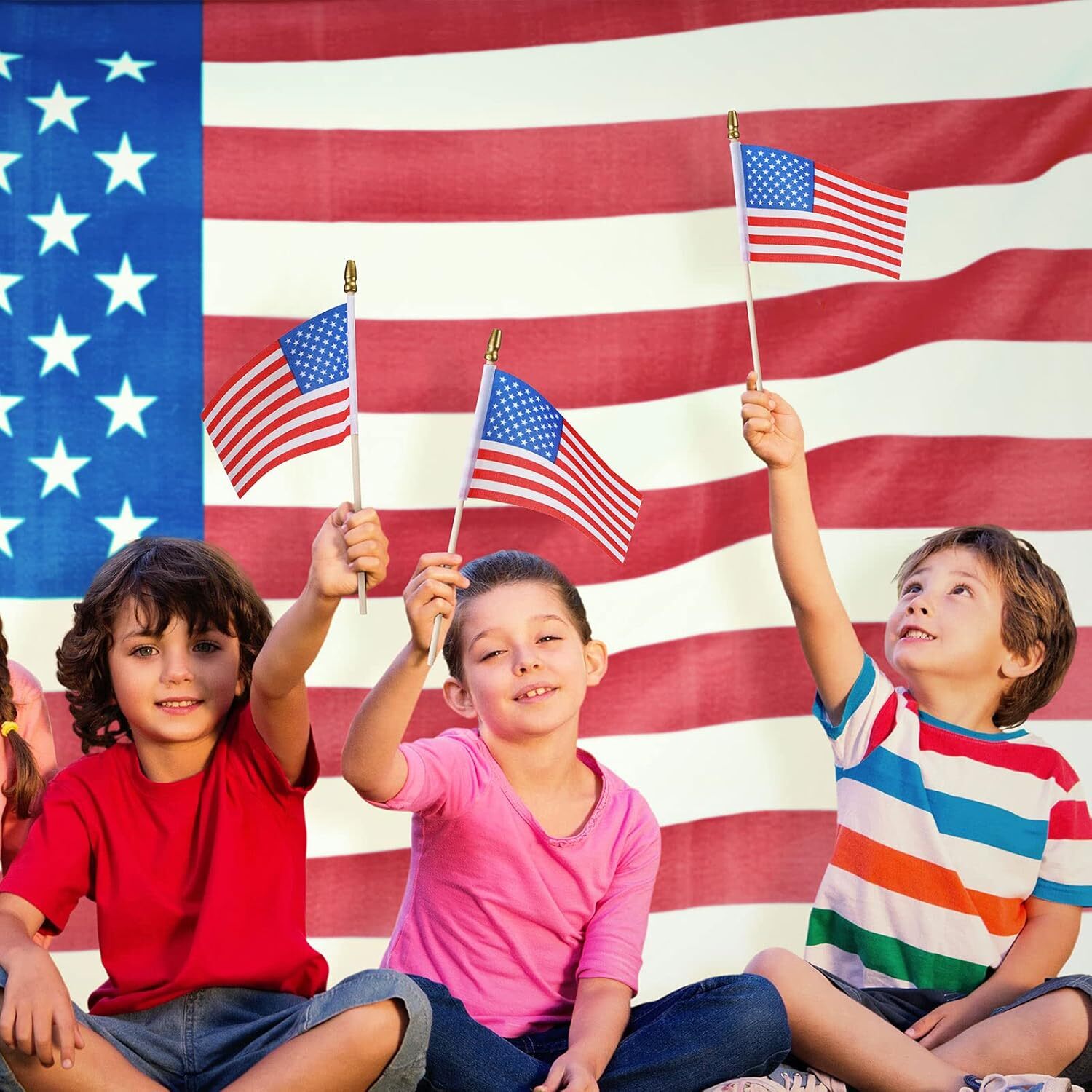 Batiyeer 1000 Pcs Small American Flags on Stick 4 x 6 Inch as picture shown