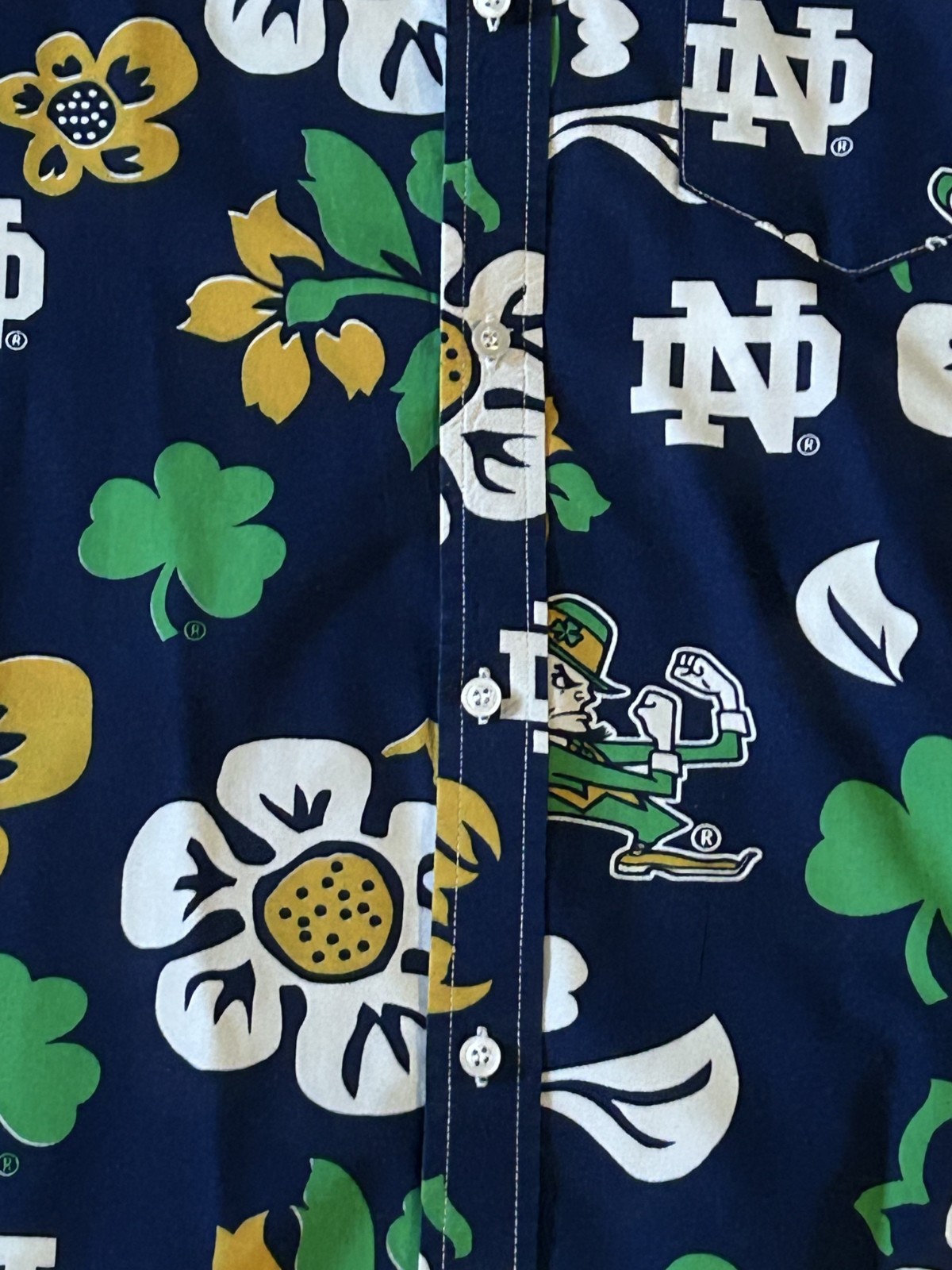 NOTRE DAME FIGHTING IRISH HAWAIIAN SHIRT CLASSIC “NOTRE DAME EMBLEMS” SZ: XXL