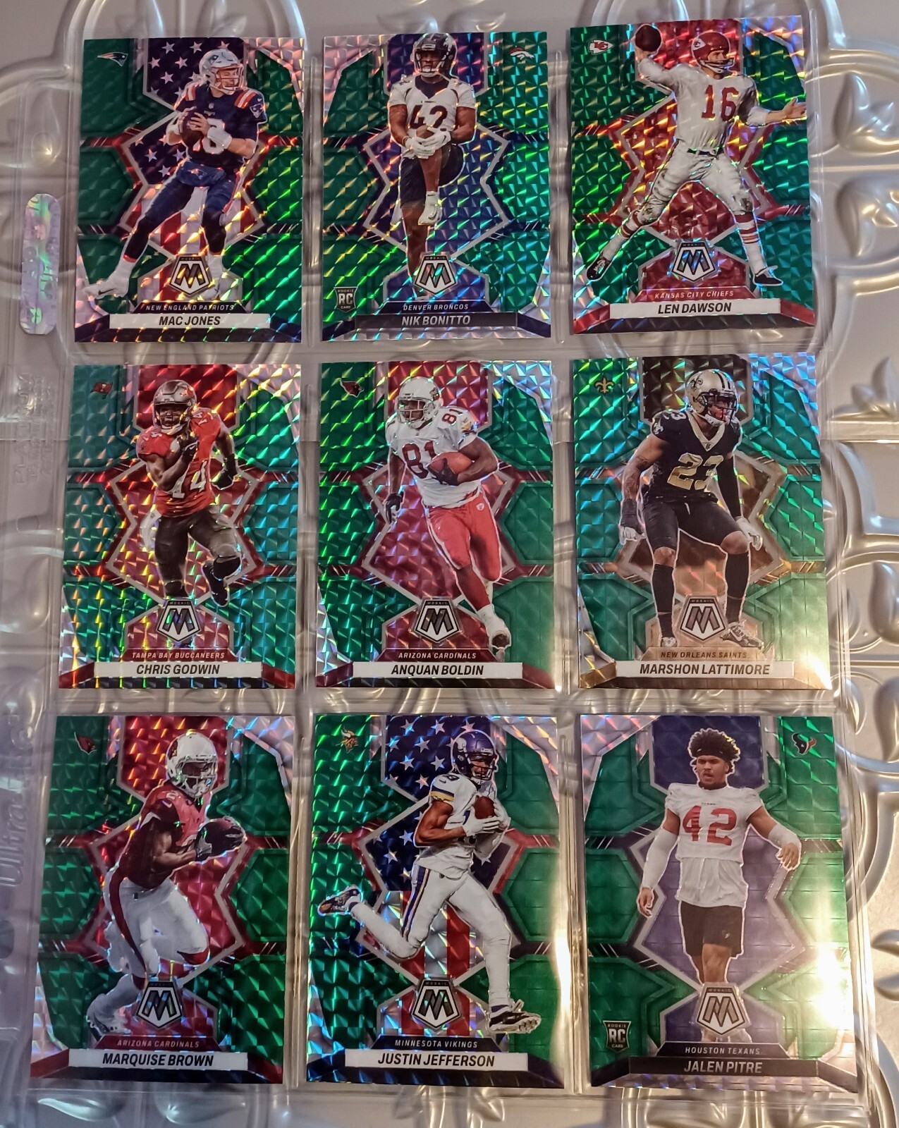 9 CARD LOT 2022 GREEN MOSAIC FOOTBALL ROOKIES & VETERNS
