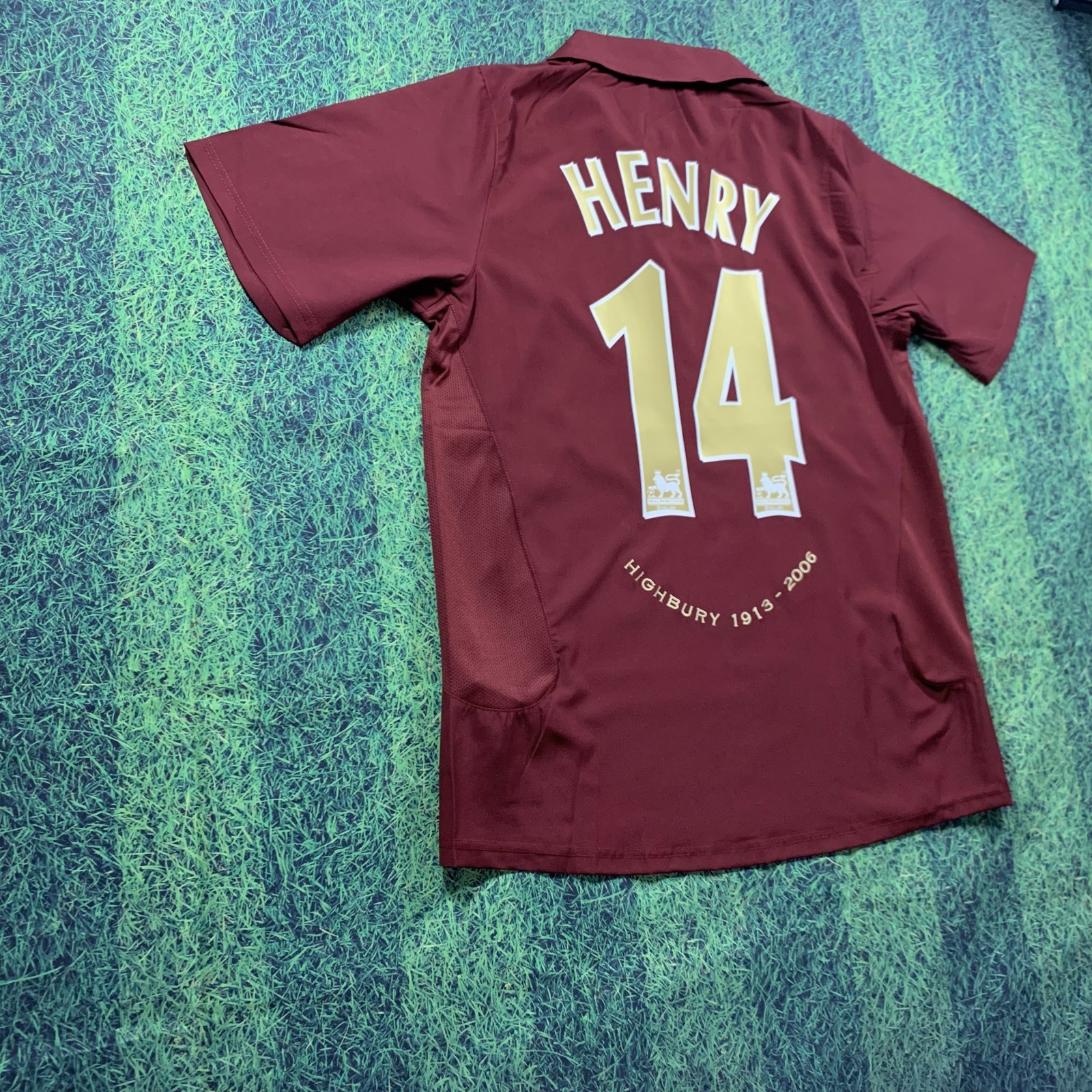 Thierry Henry Arsenal 2005/2006 Home Jersey – Retro Jersey – Mens Sizes – NWT