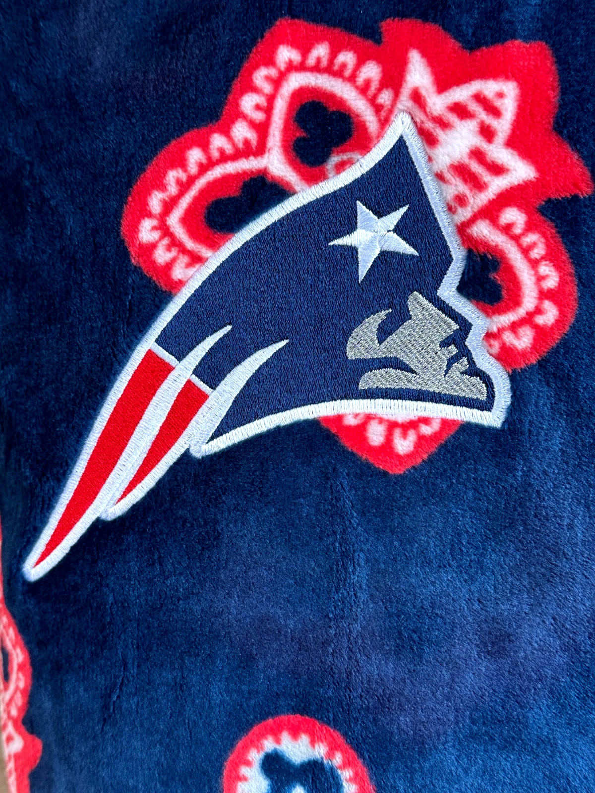 VERA BRADLEY NFL PATRIOTS OVERSIZED THROW BLANKET:NWT NEW ENGLAND 94″x66″
