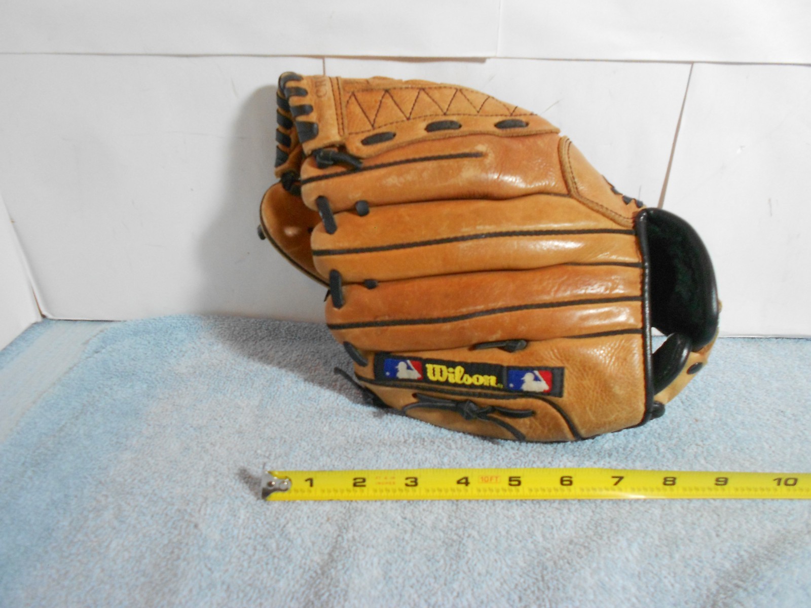 WILSON BASEBALL GLOVE -MITT AZTEC LEATHER 11 in DUAL HINGE – A1821 – RHT – L484
