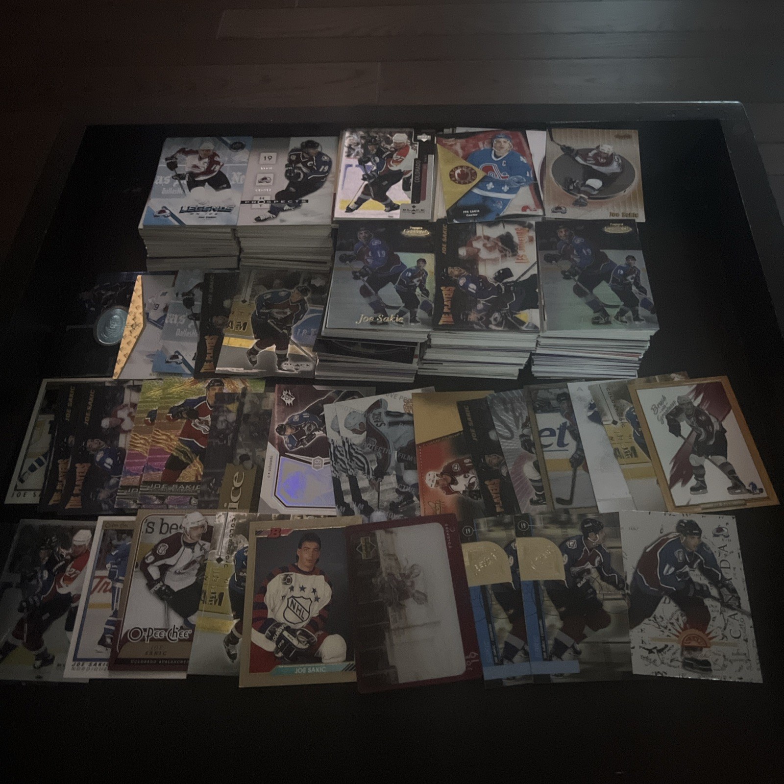Lot of 800++ Approximately Joe Sakic Cards Great Mix Avalanche Nordiques