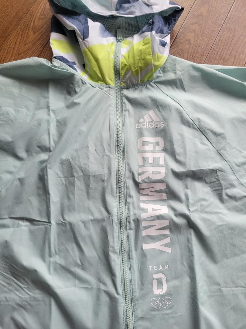 Official Olympic German team issue item, Adidas model not available in Japan.