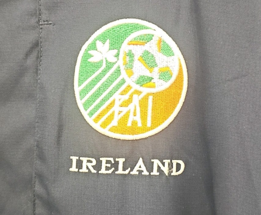 Vtg 2002 Republic of Ireland Umbro Training Jacket Eircom Mens M World Cup FAI