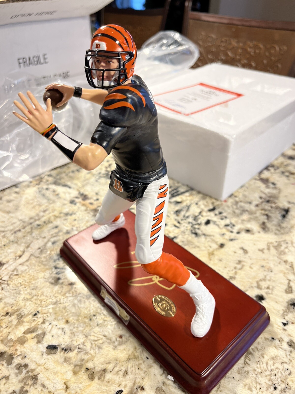 Danbury Mint Cincinnati Bengals Joe Burrow Sculpture Figurine – 595 of 2500