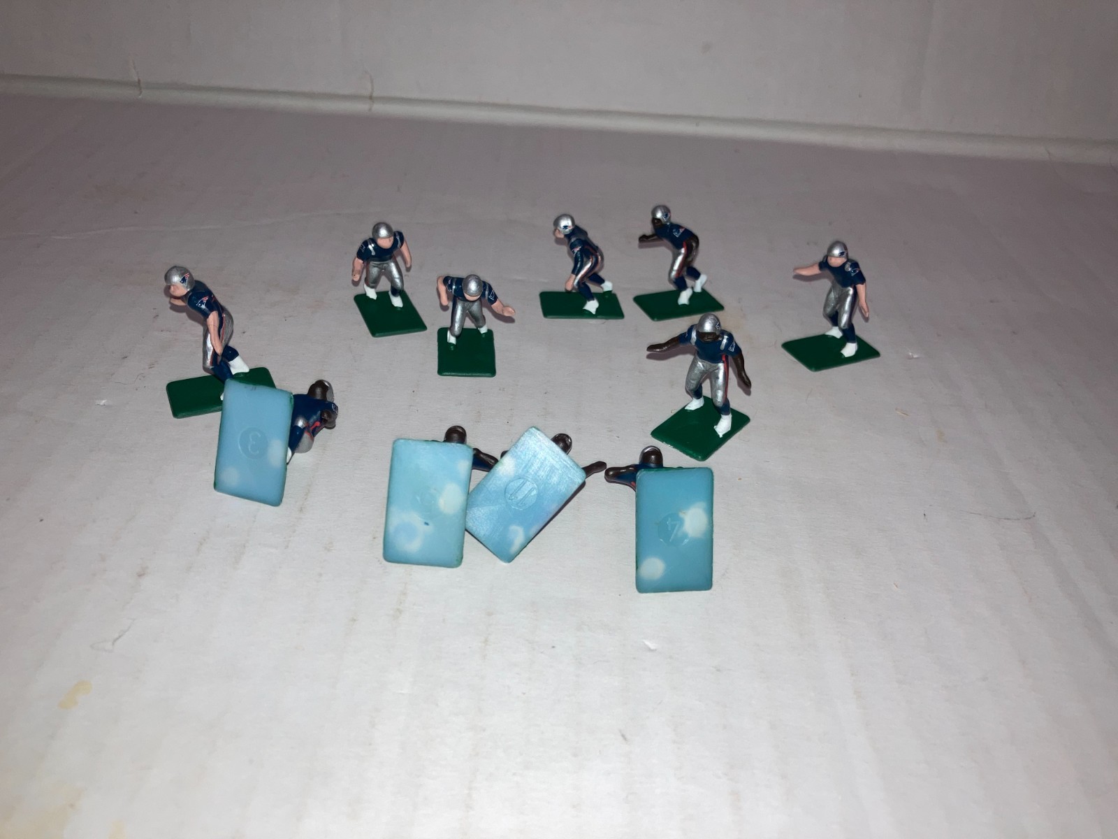 lot 2 NFL Electric Football NEW ENGLAND PATRIOTS DARK JERSEY