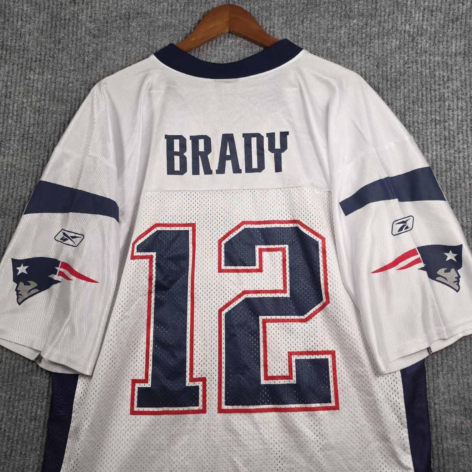 Reebok NFL Patriots Tom Brady 12 Jersey Style 7075A Mens L White Vintage Y2K 00s