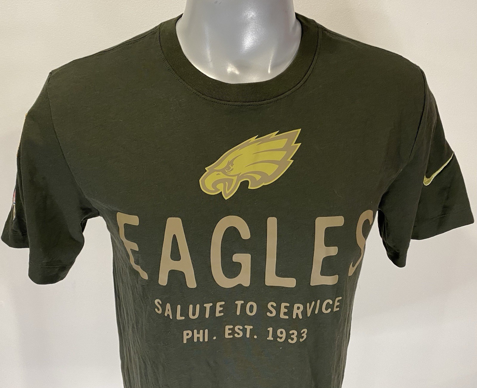 Philadelphia Eagles Nike Dri-Fit S Small T-Shirt Green Tee Salute to Service Men