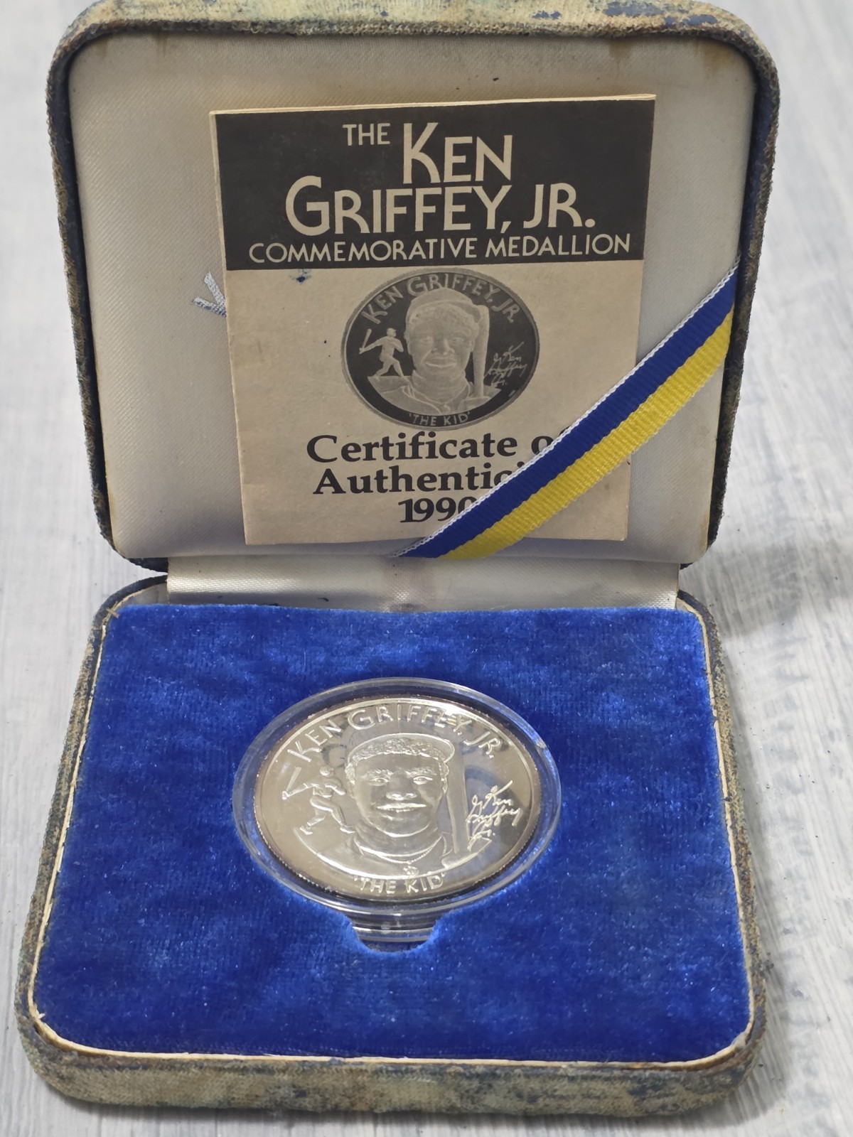 1990 Ken Griffey Jr. ‘The Kid’ 1 Troy Oz .999 Fine Silver Coin & Box #395/25000